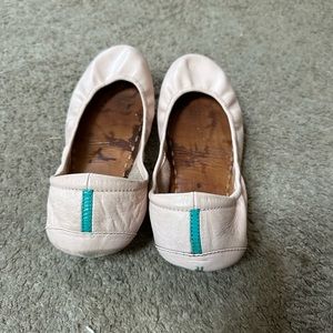 Selling size 10 Tieks in the color ballerina pink
